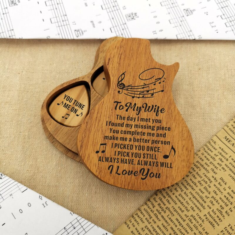 guitar picks to my wife i pick you i love you wood guitar picks with case giveme gifts 16534329262141 scaled