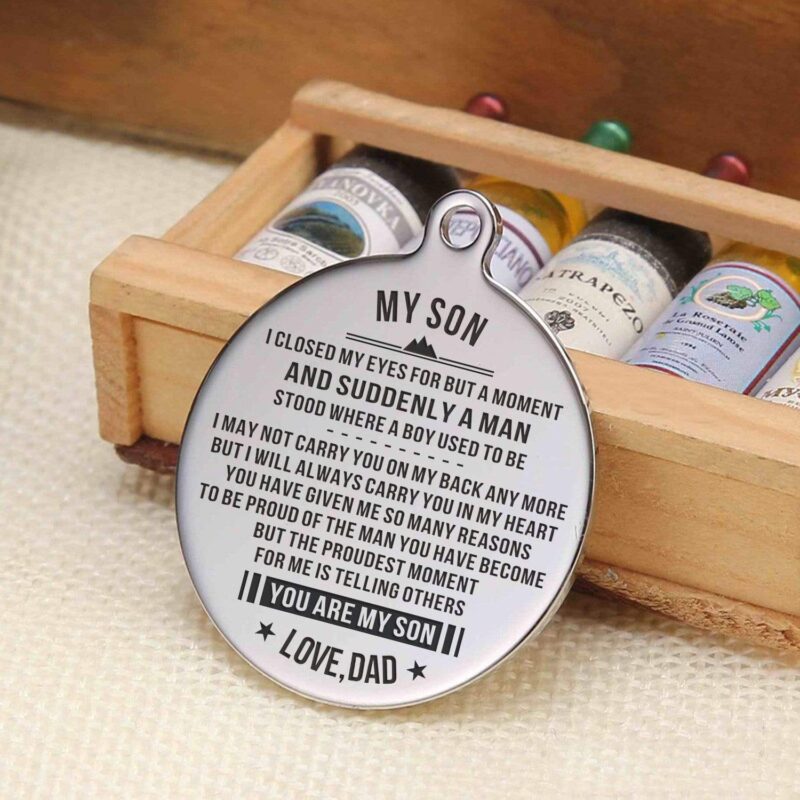 keychains dad to son to be proud of the man personalized keychain giveme gifts 4881924456509