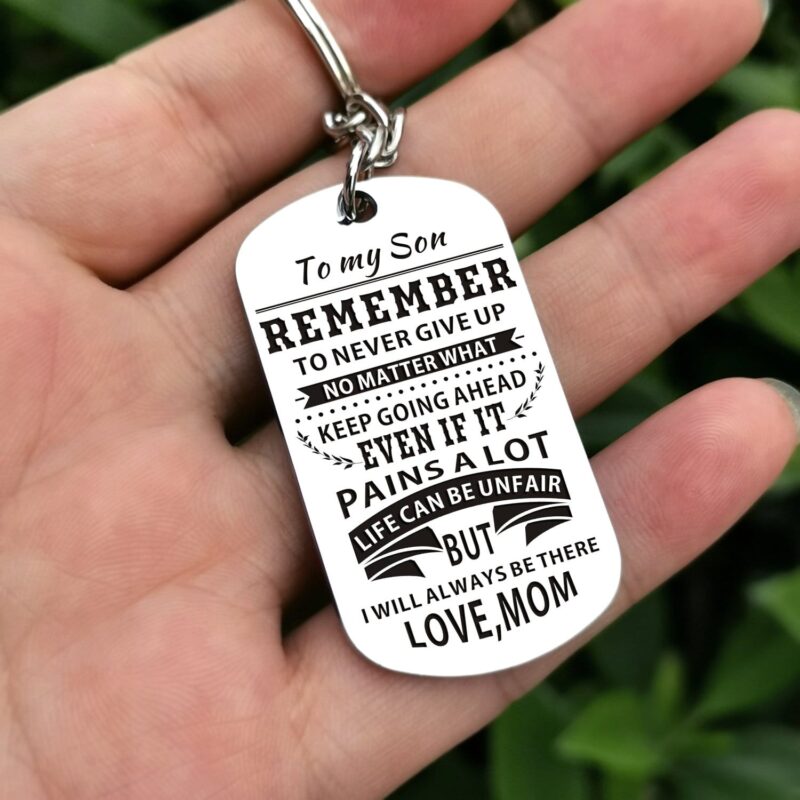 keychains for son mom to son remember to never give up personalized keychain giveme gifts 4887412998205